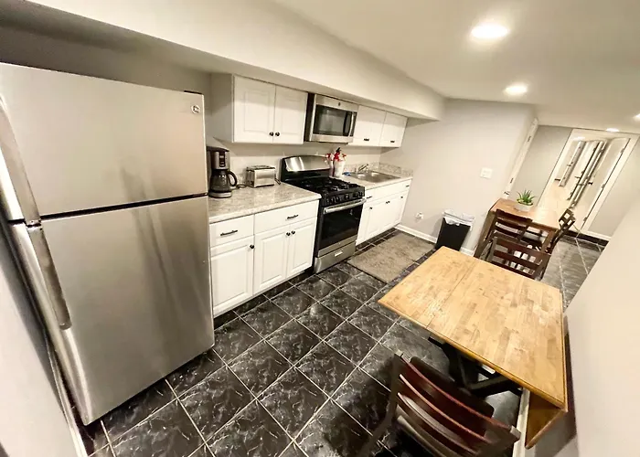 Homestay Close To Downtown - Free Parking Chicago