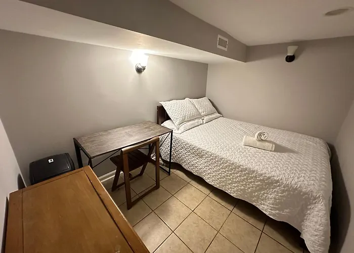 Close To Downtown - Free Parking *