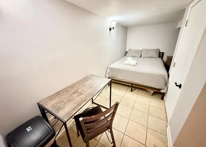Close To Downtown - Free Parking Homestay Chicago