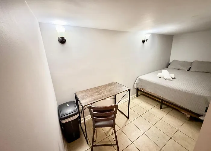 Close To Downtown - Free Parking
